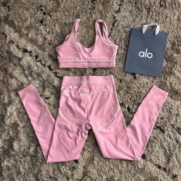 Alo Yoga Airbrush High-Waist Heart Throb Leggings & Bra Pink Set - Picture 2 of 9